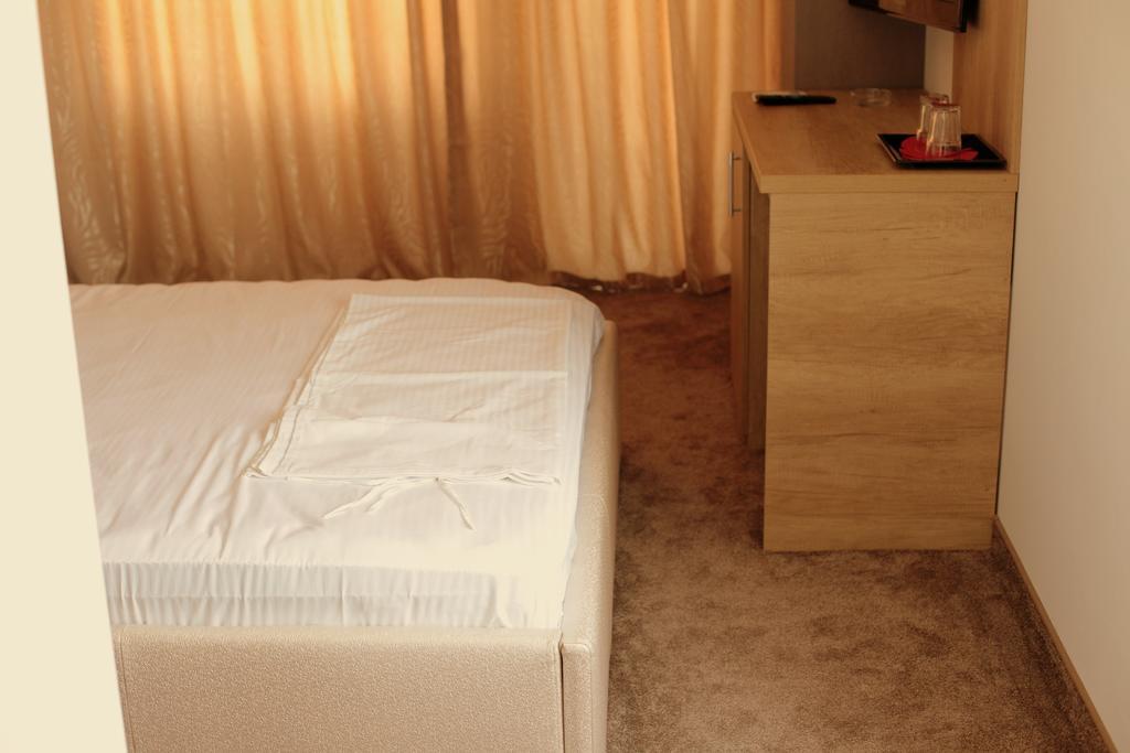 Hypnotique Hotel Navodari Luaran gambar