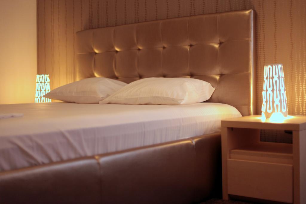 Hypnotique Hotel Navodari Luaran gambar