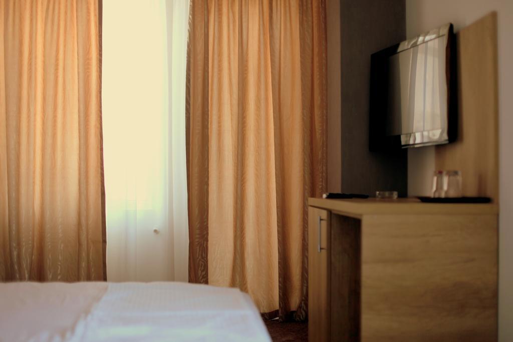 Hypnotique Hotel Navodari Luaran gambar