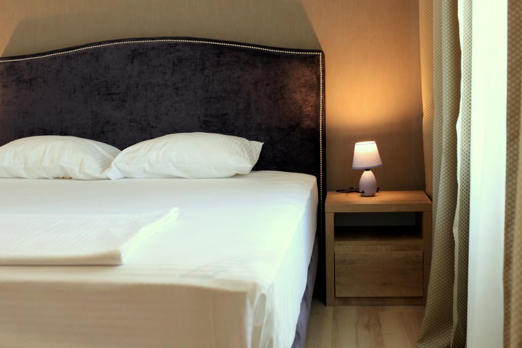 Hypnotique Hotel Navodari Luaran gambar